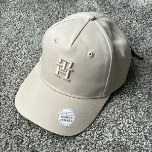 Tommy Hilfiger Beige Cap